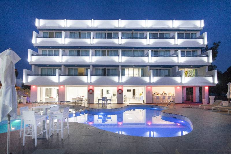 Typic Marina Playa Adults Only