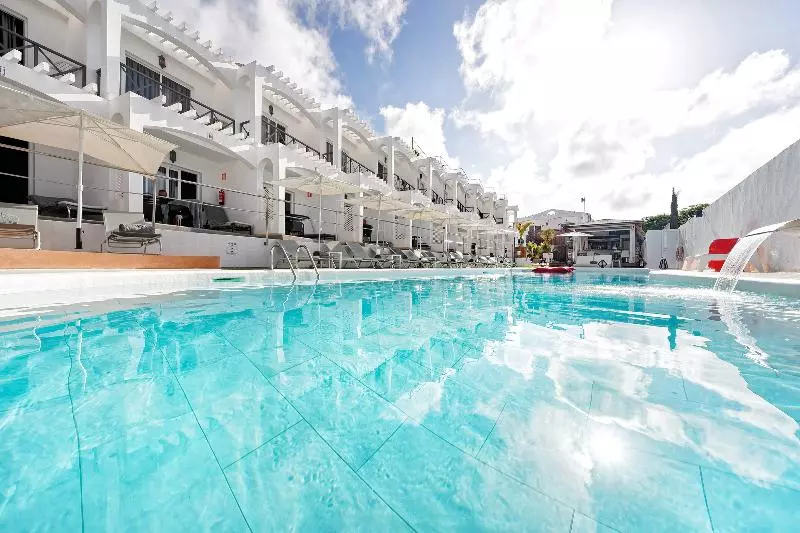 Vista Bonita, Gay and Lesbian Only Resort