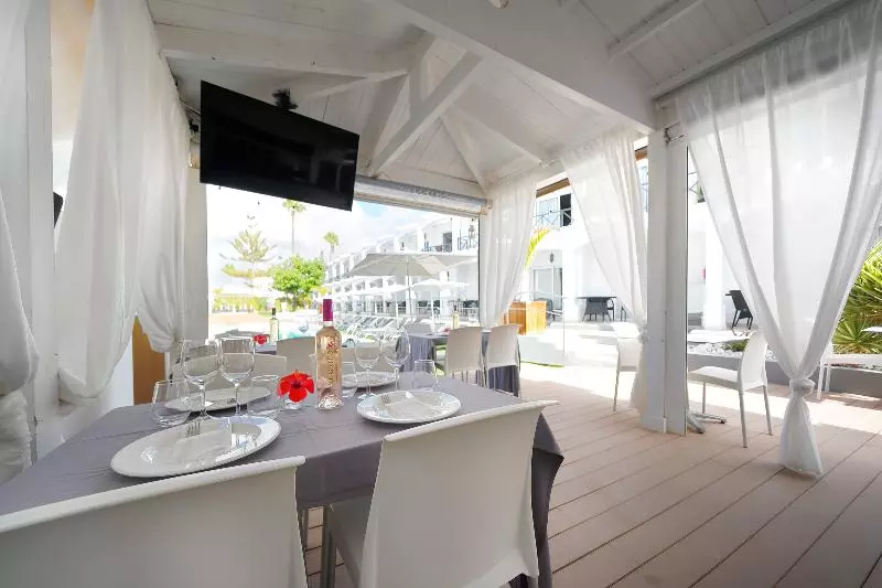 Vista Bonita, Gay and Lesbian Only Resort