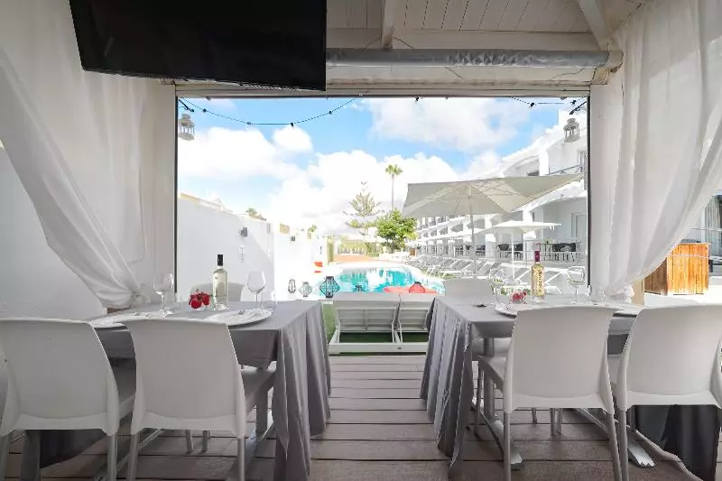 Vista Bonita, Gay and Lesbian Only Resort