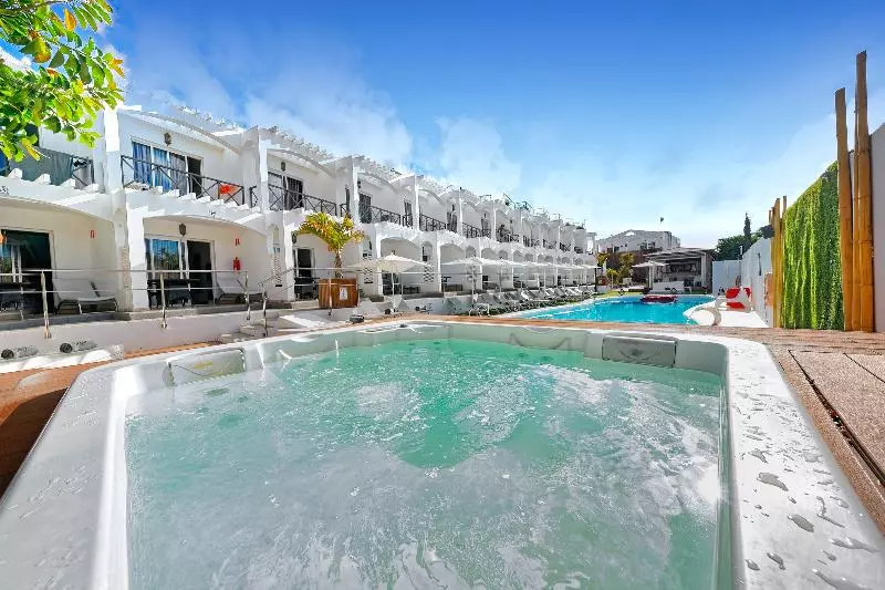 Vista Bonita, Gay and Lesbian Only Resort