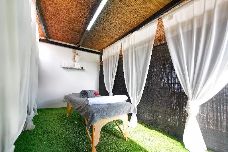 Vista Bonita, Gay and Lesbian Only Resort