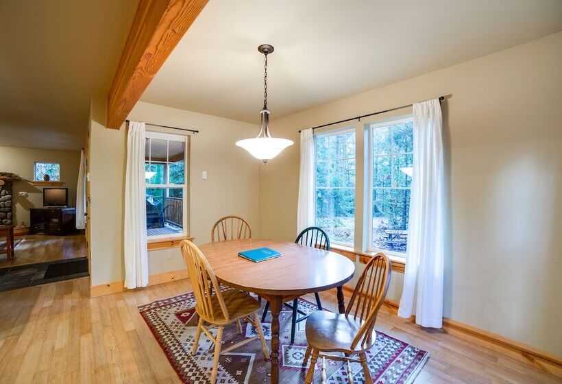 095gs Hot Tub Wifi Pets Ok Sleeps 4