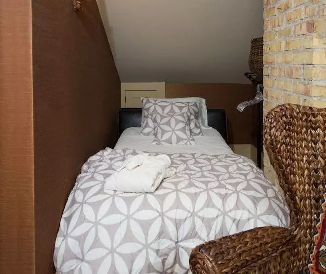 Aamiaismajoitus (B&B) Kara S Kottages @ N. Clarendon St