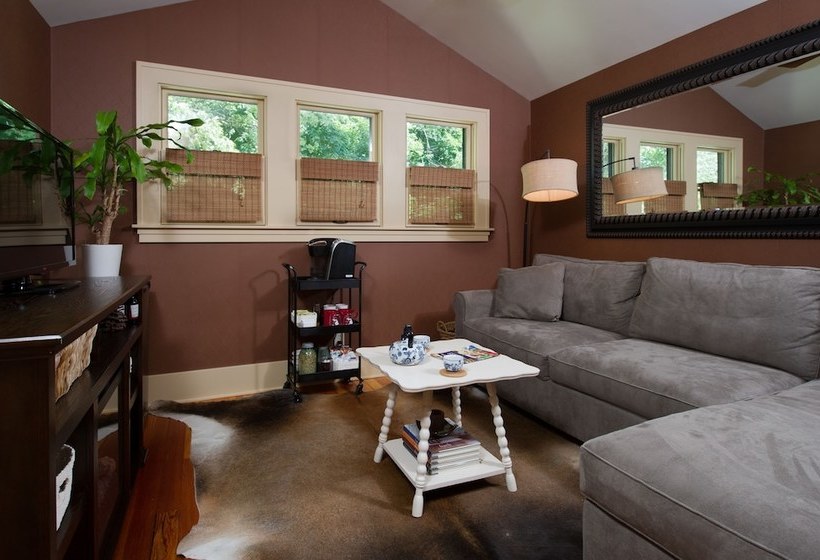 צימר Kara S Kottages @ N. Clarendon St