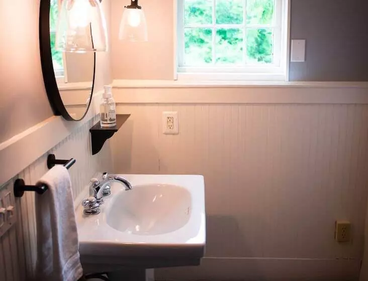 Black Walnut Bed And Breakfast