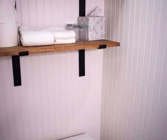 Black Walnut Bed And Breakfast