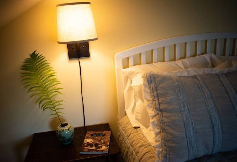 Black Walnut Bed And Breakfast