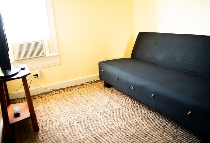 Black Walnut Bed And Breakfast