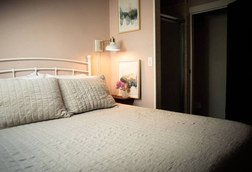 Black Walnut Bed And Breakfast