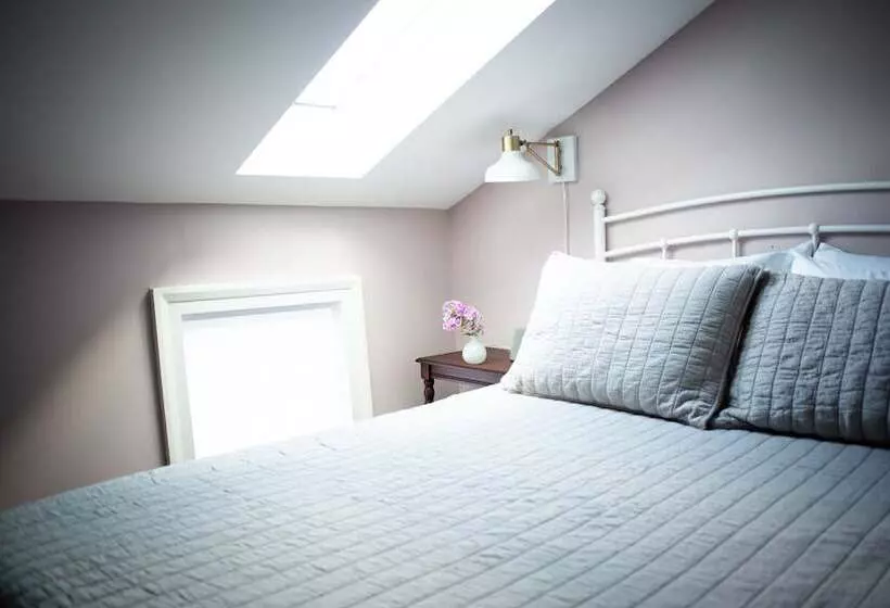 Black Walnut Bed And Breakfast