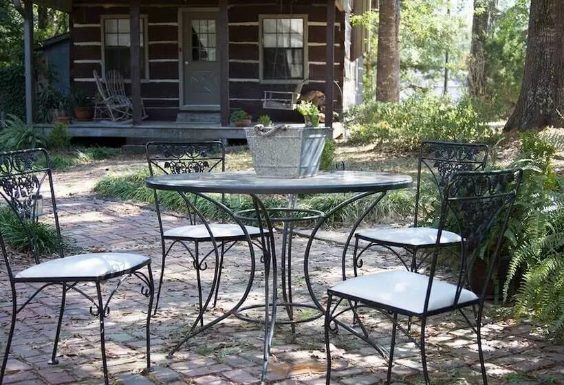 French Camp Bed And Breakfast