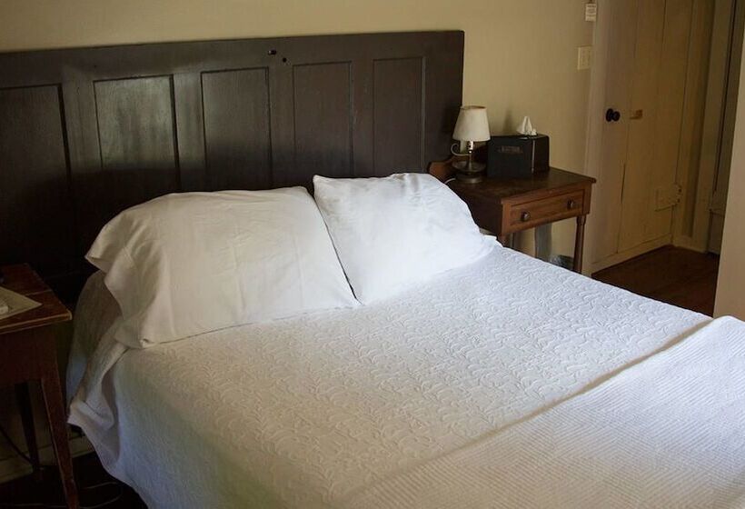 French Camp Bed And Breakfast