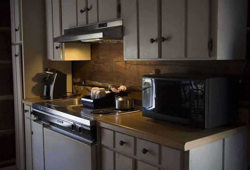 French Camp Bed And Breakfast