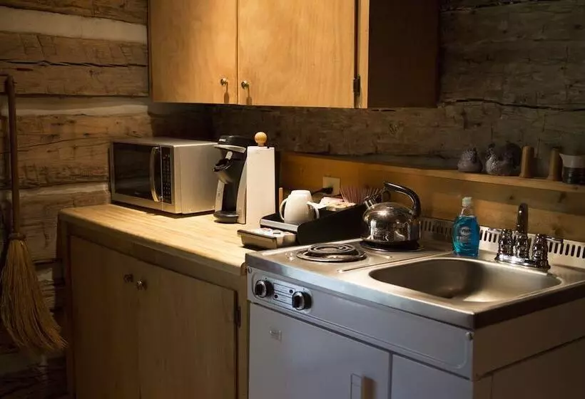 French Camp Bed And Breakfast