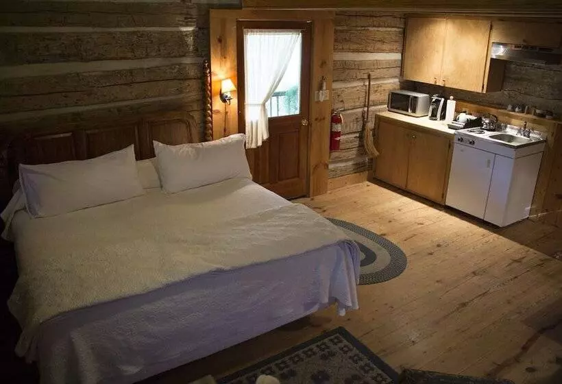 French Camp Bed And Breakfast