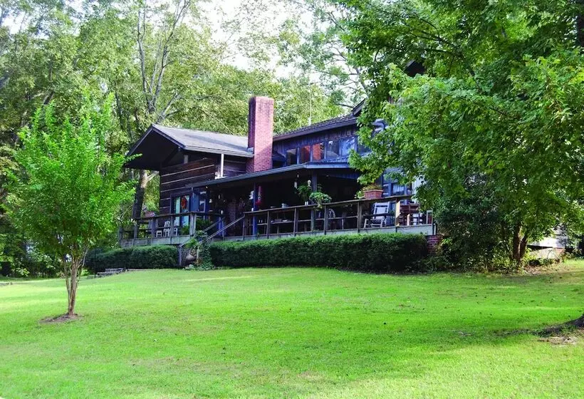 French Camp Bed And Breakfast