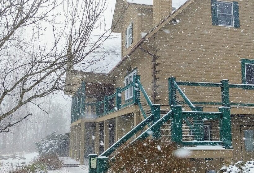 Greenwoods Bed & Breakfast Inn