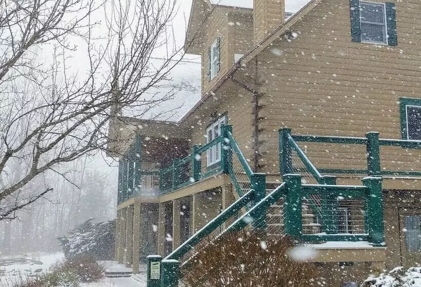 Greenwoods Bed & Breakfast Inn