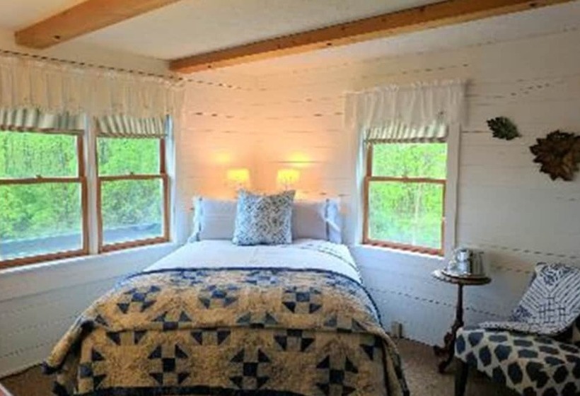 Greenwoods Bed & Breakfast Inn