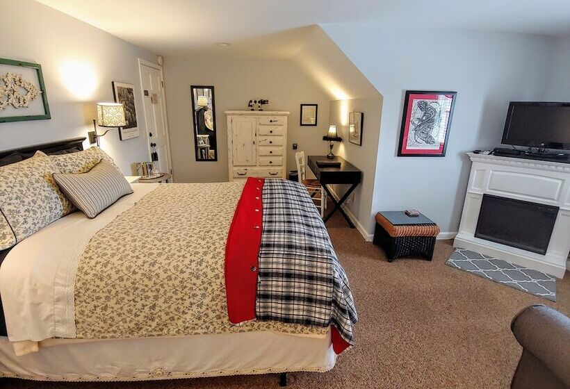 Greenwoods Bed & Breakfast Inn