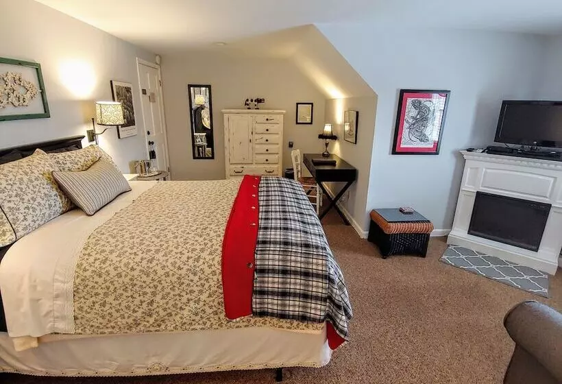 Greenwoods Bed & Breakfast Inn
