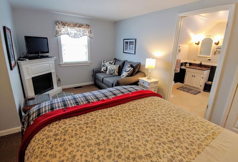 Greenwoods Bed & Breakfast Inn