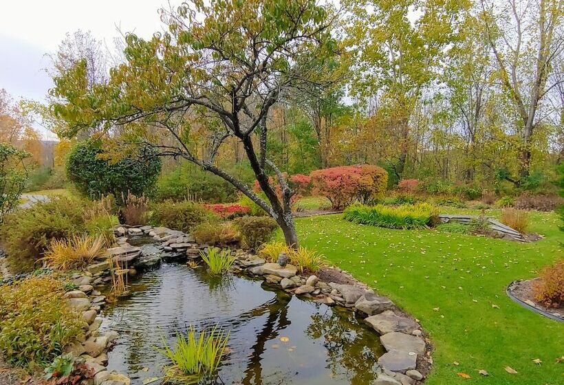 Greenwoods Bed & Breakfast Inn