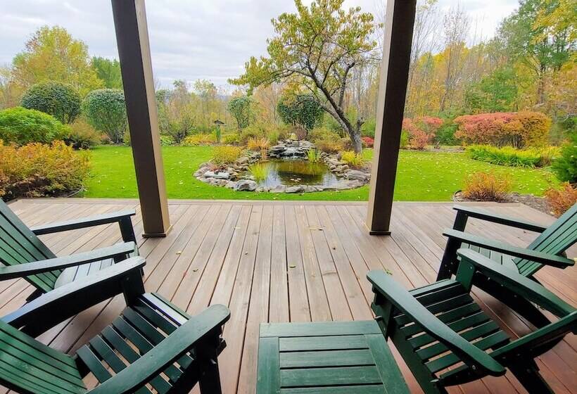 Greenwoods Bed & Breakfast Inn