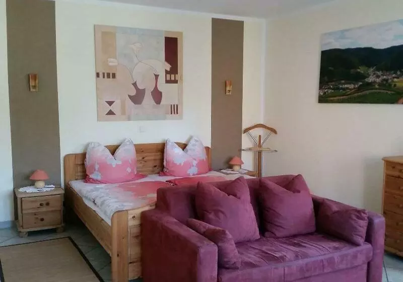 Hotelli Ferienwohnung Pollig