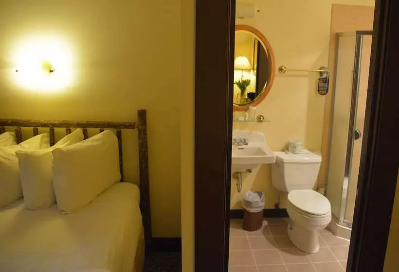 Hotelli National Park Inn