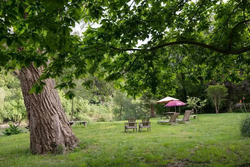 Hotelli River View Garden Resort