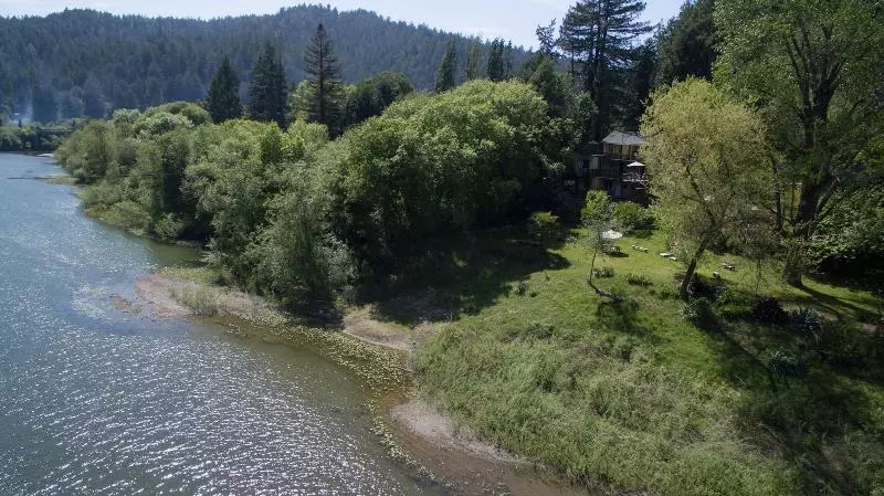 Hotelli River View Garden Resort