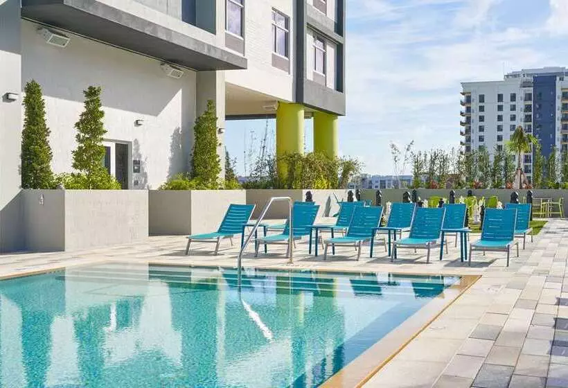 هتل Tru By Hilton Fort Lauderdale Downtown