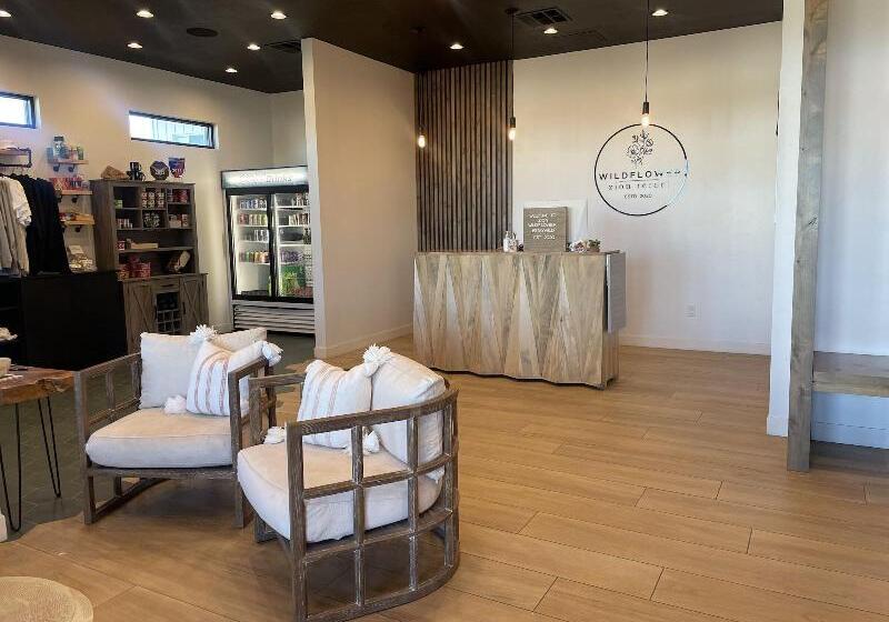 فندق Zion Wildflower