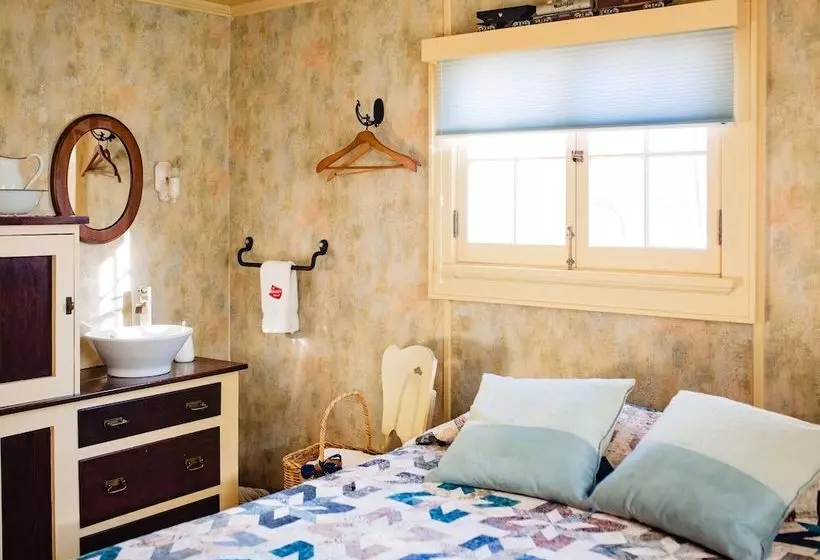 Kettle Moraine Cottage Bed & Breakfast