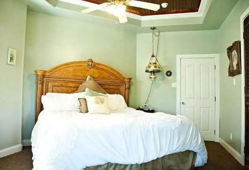 Lillian Farms Bed & Breakfast