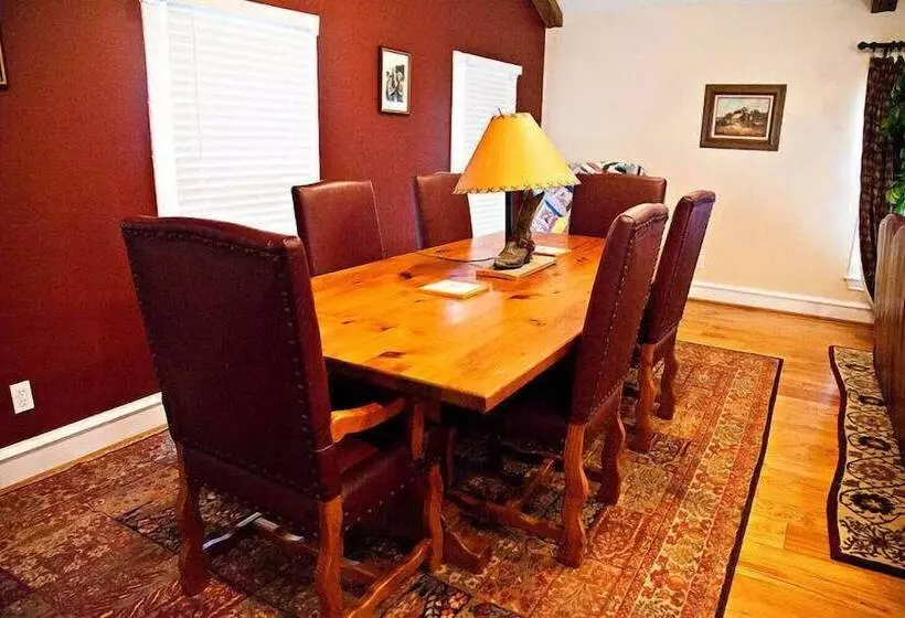 Lillian Farms Bed & Breakfast