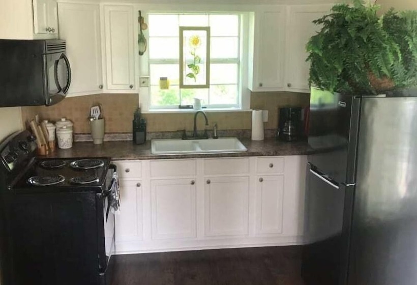 Lillian Farms Bed & Breakfast