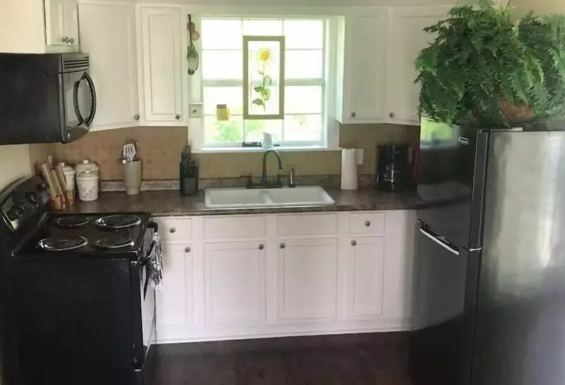 Lillian Farms Bed & Breakfast