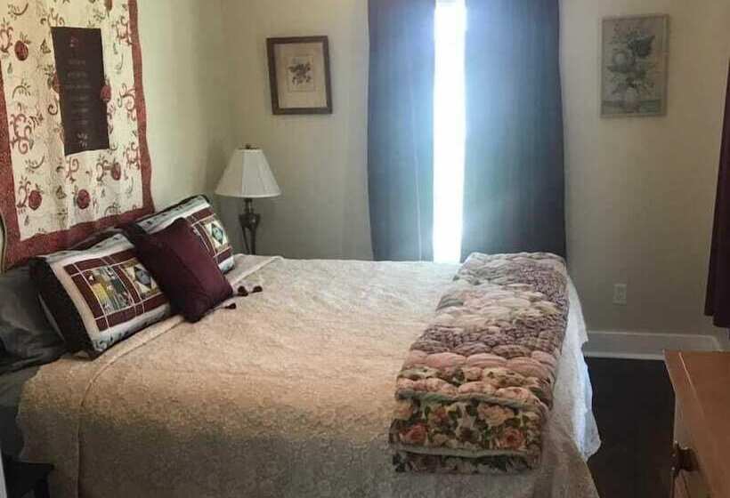 Lillian Farms Bed & Breakfast