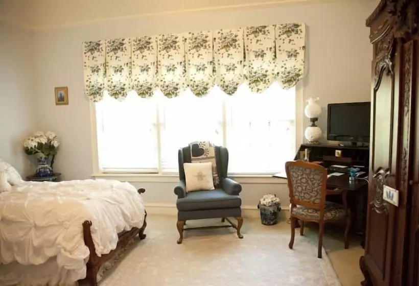 Lillian Farms Bed & Breakfast