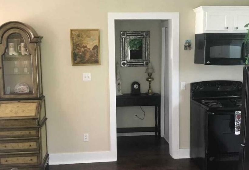 Lillian Farms Bed & Breakfast