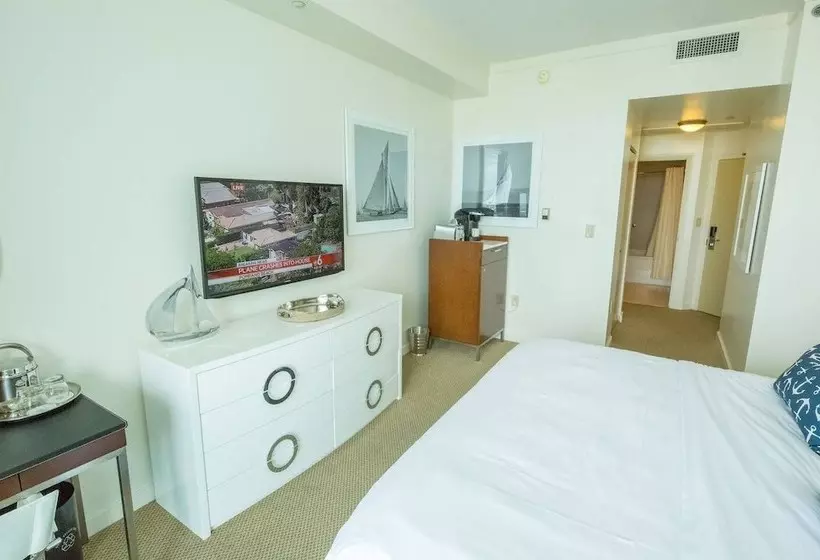 هتل Ocean, Marina & City View Studio + Balcony #1