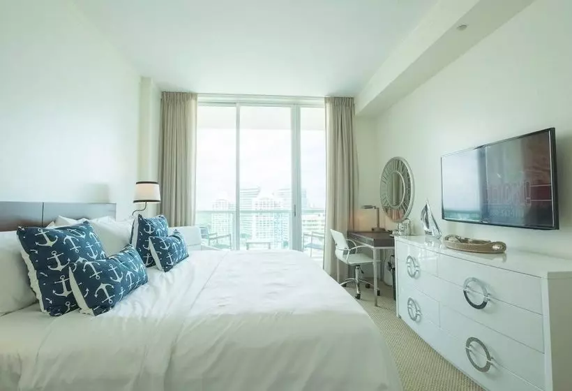 هتل Ocean, Marina & City View Studio + Balcony #1