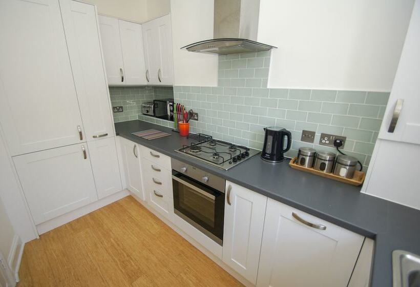 Regency Apartment Sea View By Brighton Holiday Lets