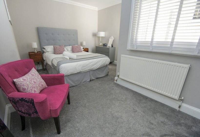 Regency Apartment Sea View By Brighton Holiday Lets