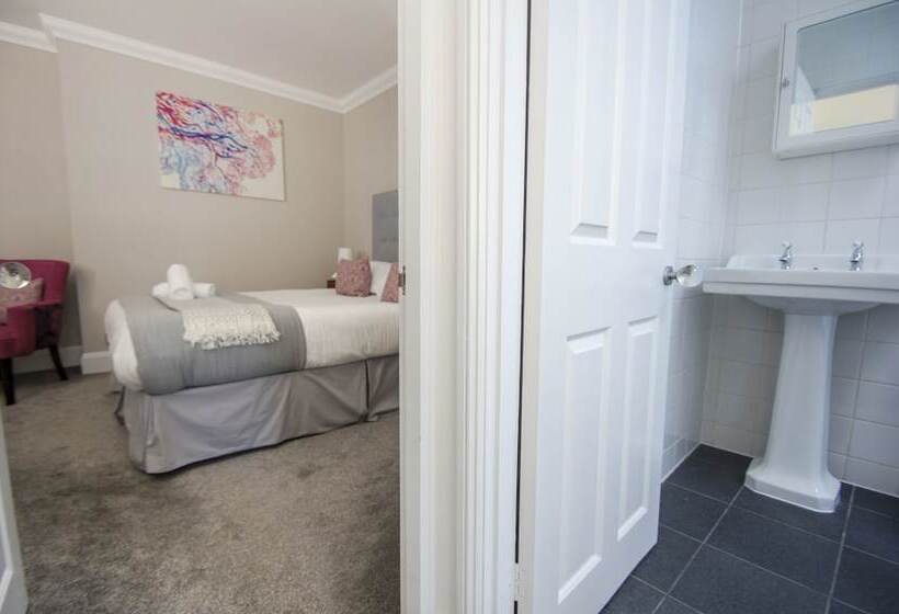 Regency Apartment Sea View By Brighton Holiday Lets