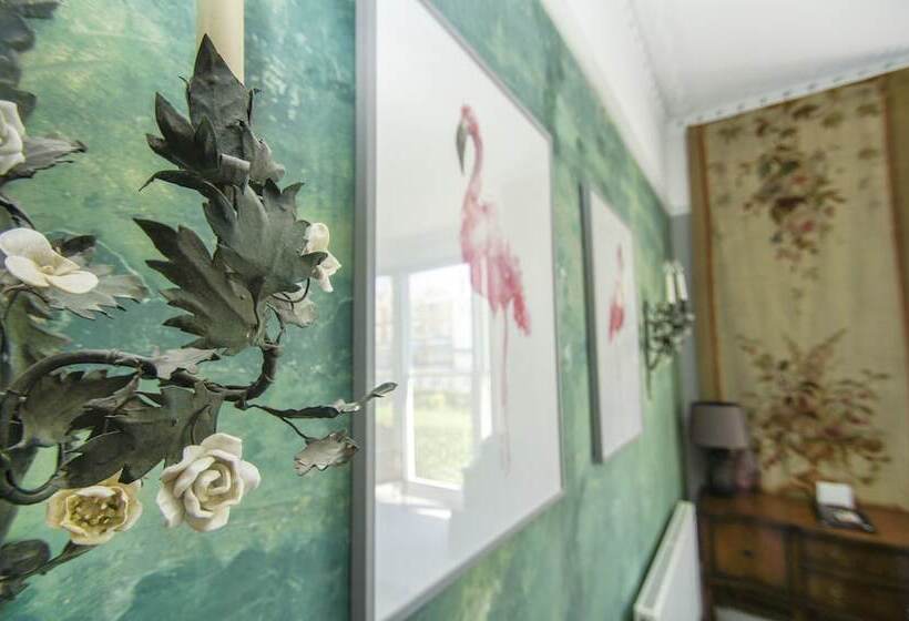 Regency Apartment Sea View By Brighton Holiday Lets