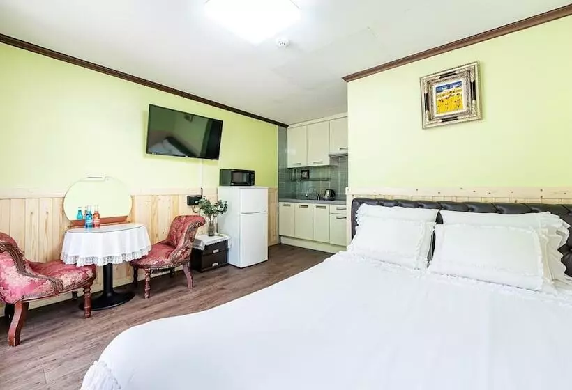 Samcheok Garden Pension